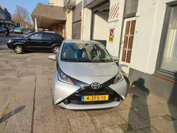 Grijs Gebruikt 2015 Toyota Aygo Hatchback | € 7.650 (Eerlijke prijs)