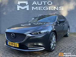 Machine gray mica (donker grijs mica) Gebruikt 2022 Mazda 6 Luxury Stationwagen | € 41.900