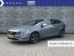 Grijs, metallic lak Gebruikt 2016 Volvo V60 R-Design Stationwagen | € 16.899 (Eerlijke prijs)