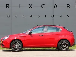 Rood Gebruikt 2015 Alfa Romeo Giulietta Exclusive Hatchback | € 13.940