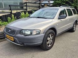 Beige, metallic lak Gebruikt 2002 Volvo XC70 Comfort SUV | € 1.650 (Eerlijke prijs)