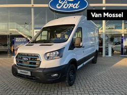 Roze Gebruikt 2023 Ford E-Transit Trend Van | € 65.876