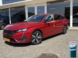 Rood Gebruikt 2022 Peugeot 308 Allure Stationwagen | € 22.995 (Eerlijke prijs)