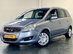 Grijs Gebruikt 2008 Opel Zafira Essentia MPV | € 4.950
