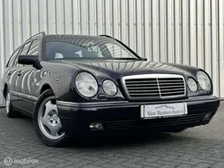 Paars, metallic lak Gebruikt 1996 Mercedes E420 Avantgarde Sedan | € 9.995