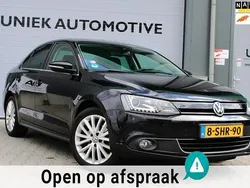 Zwart Gebruikt 2013 VW Jetta Highline Sedan | € 7.295 (Eerlijke prijs)