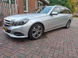 Grijs Gebruikt 2015 Mercedes E200 Ambition Stationwagen | € 17.500 (Eerlijke prijs)