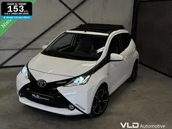 Wit Gebruikt 2016 Toyota Aygo X-wave Hatchback | € 8.795 (Eerlijke prijs)