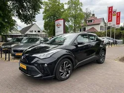 Zwart, metallic lak Gebruikt 2022 Toyota C-HR SUV | € 23.950 (Eerlijke prijs)