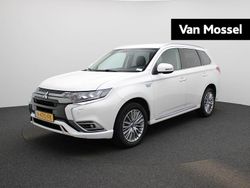 Wit Gebruikt 2021 Mitsubishi Outlander P-HEV Intense SUV | € 22.900 (Eerlijke prijs)