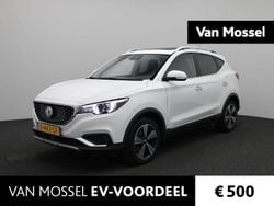 Wit Gebruikt 2021 MG ZS Luxury Sedan | € 14.999 (Eerlijke prijs)