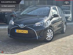 Zwart Gebruikt 2016 Toyota Yaris Hybrid Hatchback | € 12.945 (Goede deal)