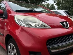 Rood Gebruikt 2009 Peugeot 107 Filou Hatchback | € 1.700 (Eerlijke prijs)