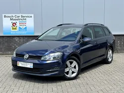 Blauw, metallic lak Gebruikt 2014 VW Golf VII Comfortline Stationwagen | € 9.949 (Goede deal)