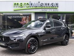 Zwart, metallic lak Gebruikt 2018 Maserati Levante SUV | € 59.950