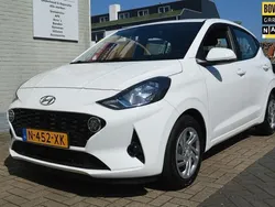 Wit Gebruikt 2022 Hyundai i10 Comfort Hatchback | € 13.250 (Eerlijke prijs)