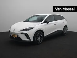 Wit Gebruikt 2024 MG MG4 EV Luxury Hatchback | € 26.495 (Eerlijke prijs)