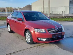 Rood Gebruikt 2017 Skoda Octavia Ambition Sedan | € 14.990