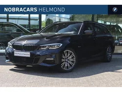 Zwart Gebruikt 2022 BMW 330e Executive Stationwagen | € 38.950 (Eerlijke prijs)
