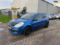 Hatchback Gebruikt 2006 Renault Clio II Authentique Hatchback | € 1.950 (Iets duurder)