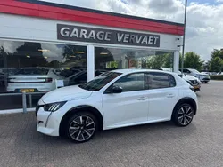 Wit Gebruikt 2021 Peugeot 208 GT Hatchback | € 19.950 (Eerlijke prijs)