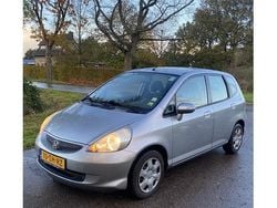 Grijs Gebruikt 2006 Honda Jazz LS Hatchback | € 1.950 (Eerlijke prijs)
