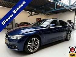 Blauw Gebruikt 2016 BMW 330 Executive Sedan | € 17.990 (Goede deal)