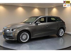 Grijs (metallic) Gebruikt 2015 Audi A3 Sportback Ambition Hatchback | € 12.940 (Eerlijke prijs)