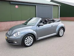 Grijs, metallic lak Gebruikt 2013 VW Beetle Design Cabriolet | € 12.950 (Eerlijke prijs)