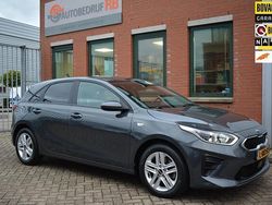 Grijs Gebruikt 2020 Kia Ceed Hatchback | € 12.950 (Eerlijke prijs)