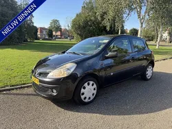 Zwart Gebruikt 2008 Renault Clio II Hatchback | € 2.943 (Eerlijke prijs)