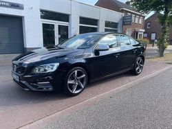 Zwart Gebruikt 2015 Volvo S60 R-Design Sedan | € 17.600 (Duur)