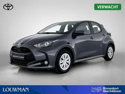 Grijs Gebruikt 2024 Toyota Yaris Hybrid Active Hatchback | € 23.950 (Eerlijke prijs)