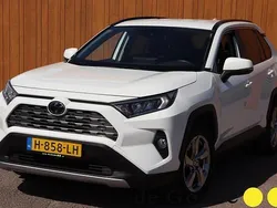 Wit Gebruikt 2020 Toyota RAV4 SUV | € 28.940 (Eerlijke prijs)