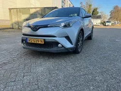 Grijs Gebruikt 2018 Toyota C-HR Executive SUV | € 18.650 (Eerlijke prijs)