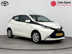Wit Gebruikt 2017 Toyota Aygo X-play Hatchback | € 9.499 (Iets duurder)
