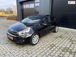 Zwart Gebruikt 2012 Kia Rio Hatchback | € 3.950 (Goede deal)
