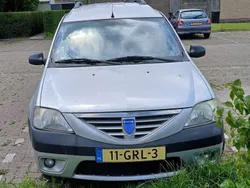 Zilver Gebruikt 2008 Dacia Logan Lauréate Sedan | € 2.499