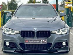Grijs Gebruikt 2019 BMW 318 M Performance Stationwagen | € 14.950