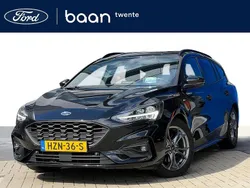 Zwart, metallic lak Gebruikt 2021 Ford Focus ST-Line Stationwagen | € 22.400 (Goede deal)