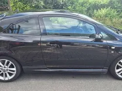Zwart Gebruikt 2010 Opel Corsa Edition Hatchback | € 2.250 (Eerlijke prijs)