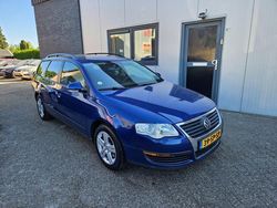 Blauw Gebruikt 2006 VW Passat Stationwagen | € 1.950 (Eerlijke prijs)