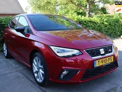 Rood, metallic lak Gebruikt 2023 Seat Ibiza FR Sport Hatchback | € 23.250 (Eerlijke prijs)