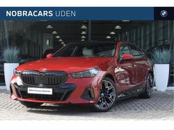 Fire rot (rood metallic) Gebruikt 2024 BMW 530e Comfort Edition Sedan | € 64.950