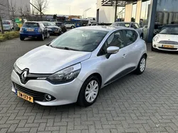 Grijs Gebruikt 2014 Renault Clio IV Authentique Hatchback | € 3.950 (Eerlijke prijs)