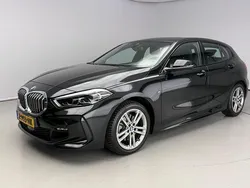 Zwart Gebruikt 2024 BMW 118 M Sport Hatchback | € 31.900 (Goede deal)