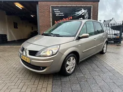 Beige Gebruikt 2009 Renault Scénic III Business MPV | € 950 (Iets duurder)