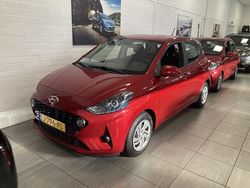 Rood metallic Gebruikt 2020 Hyundai i10 Premium Hatchback | € 10.995 (Iets duurder)