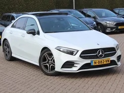 Wit, metallic lak Gebruikt 2022 Mercedes A180 Business Sedan | € 30.950 (Eerlijke prijs)