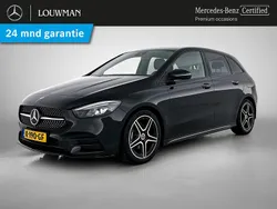 Donker kosmoszwart metaalkleur metallic Gebruikt 2020 Mercedes B160 AMG MPV | € 26.950
